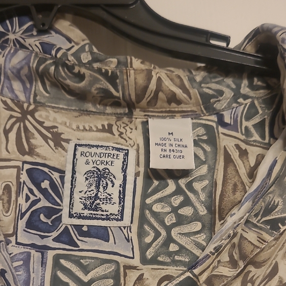 Roundtree & Yorke Tan and Navy Patterned Men's Dress Shirt - Picture 3 of 5